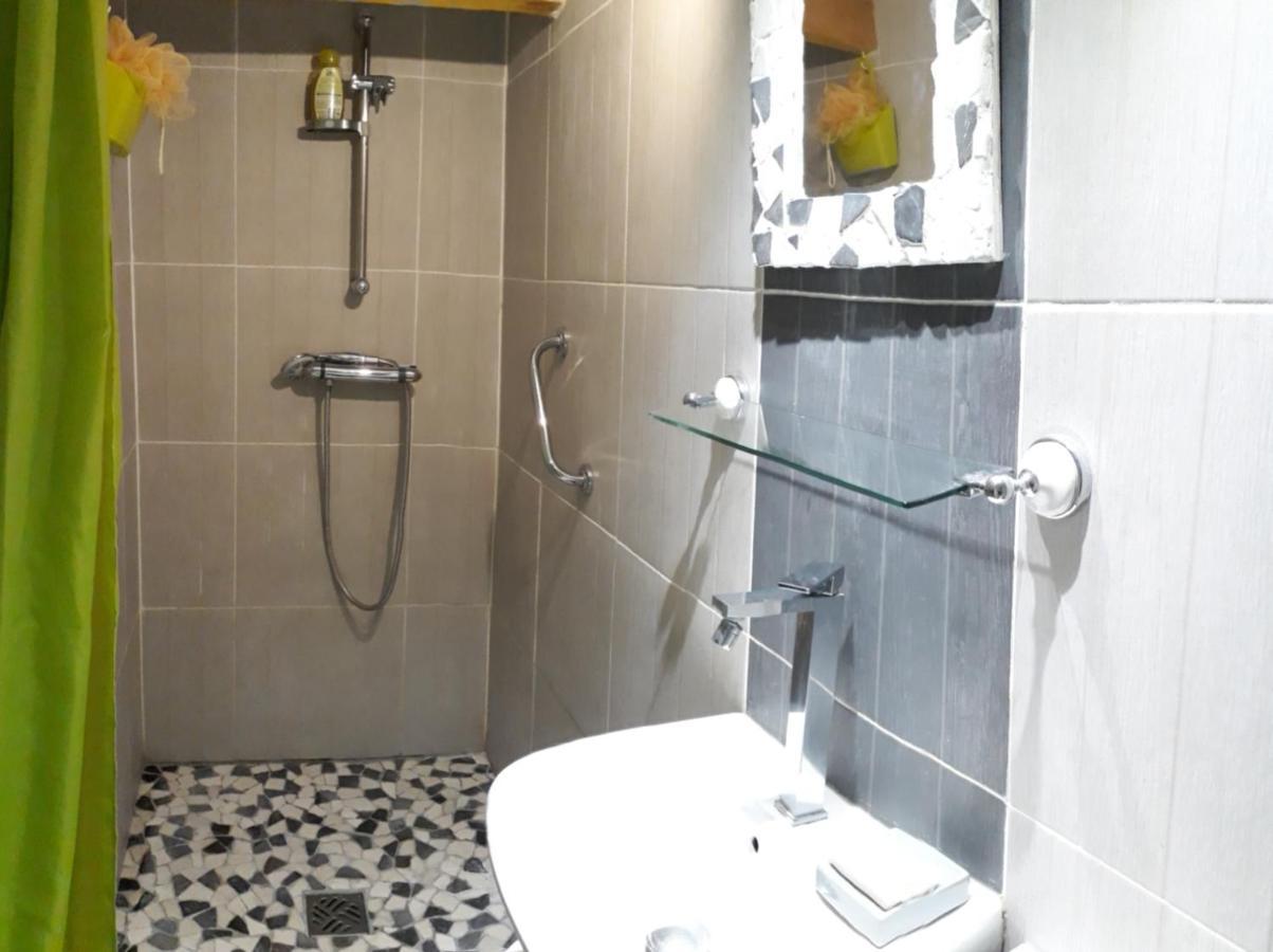 Hotel Patin couffin Puyloubier Esterno foto